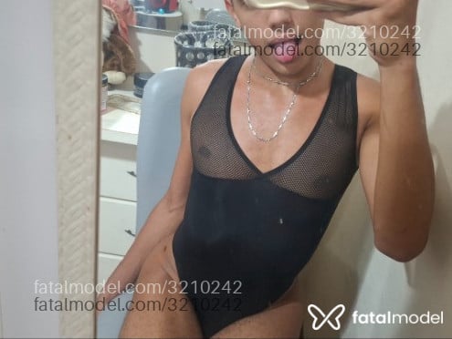 Acompanhante mulher trans loira (o) de olhos castanhos - Kimberly Acompanhante mulher trans loira (o) de olhos castanhos - Kimberly