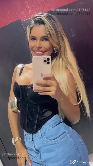 Acompanhante mulher loira (o) de olhos castanhos em Petrolina Acompanhante mulher loira (o) de olhos castanhos em Petrolina - Júlia