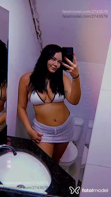 Acompanhante mulher com cabelo castanho de olhos castanhos em Virtual - Byanca Borges