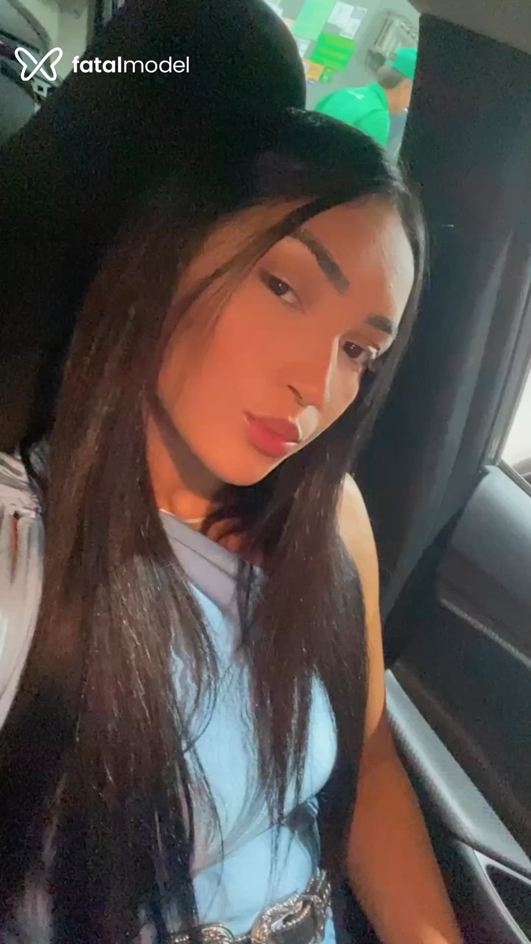 Acompanhante mulher morena (o) de olhos pretos - Anna