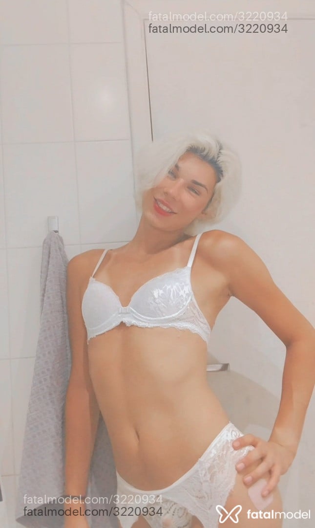 Acompanhante mulher trans loira (o) de olhos azuis em São Paulo - Angel