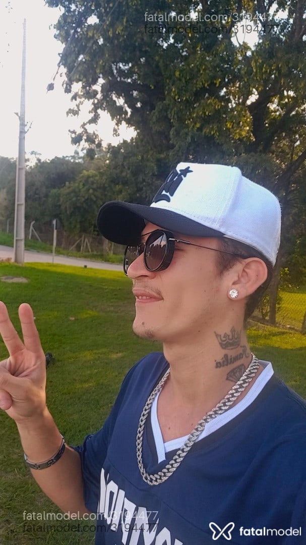 Acompanhante homem com cabelo castanho de olhos castanhos em Curitiba - Gabryel