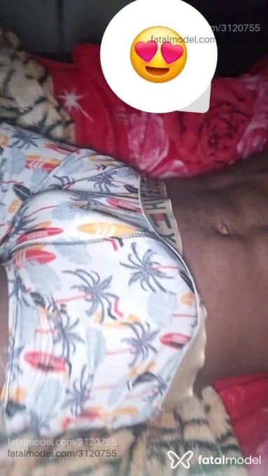 Acompanhante homem morena (o) de olhos pretos em Irani - Negrito Miramore