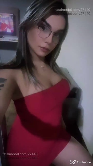 Acompanhante travesti loira (o) de olhos castanhos em Taubaté - Emily Santos