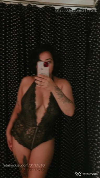 Acompanhante mulher com cabelo castanho de olhos castanhos em Rio de Janeiro - Mar