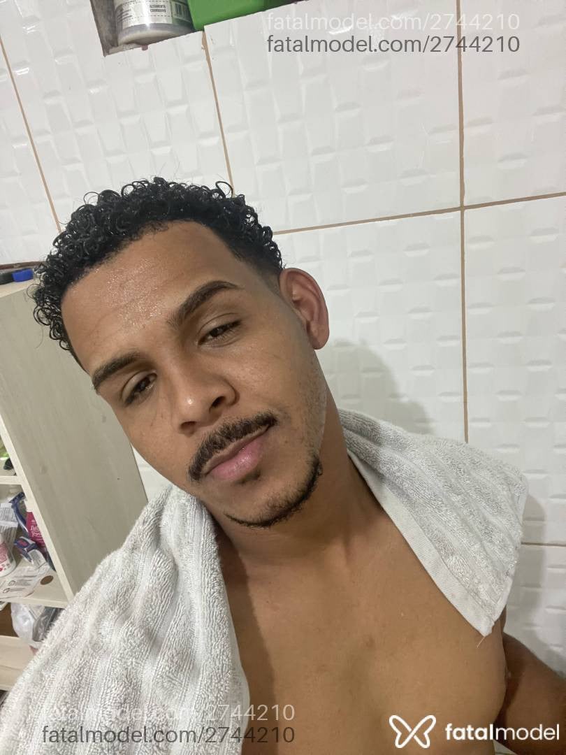 Acompanhante homem morena (o) de olhos castanhos em Uberlândia - Netob