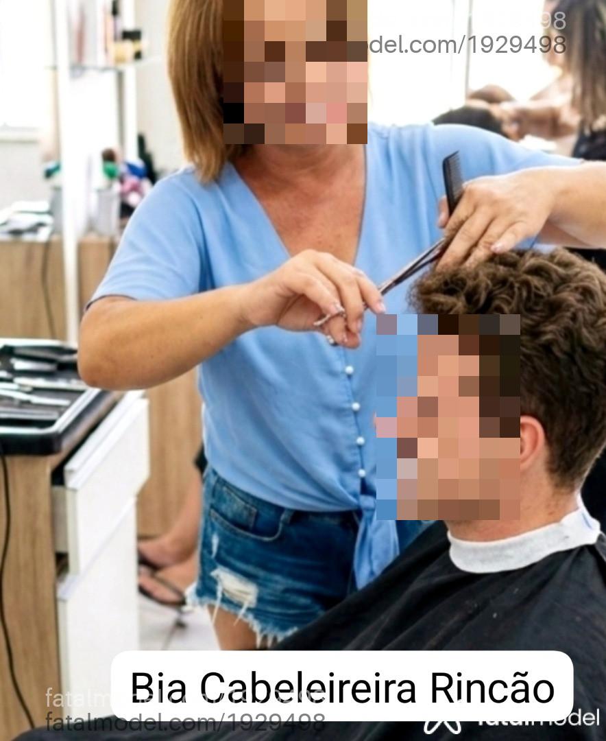 Acompanhante mulher trans com cabelo castanho de olhos castanhos em Criciúma - Bia