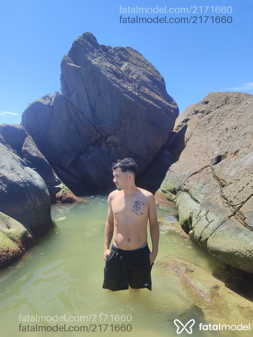 Acompanhante homem com cabelo castanho de olhos mel em Florianópolis - Gabriel Tesudo