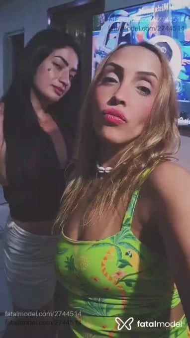 Acompanhante mulher loira (o) de olhos castanhos - Caroline Acompanhante mulher loira (o) de olhos castanhos - Caroline
