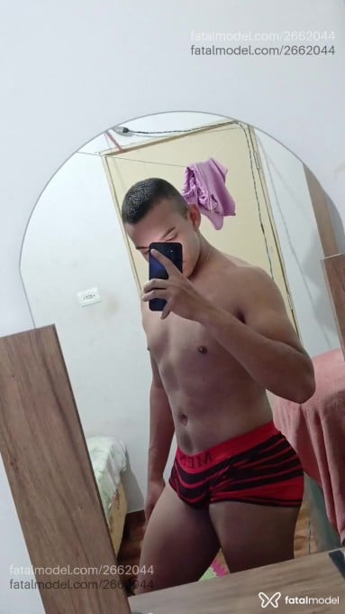 Acompanhante homem com cabelo castanho de olhos mel em Imperatriz - Estevan Araújo