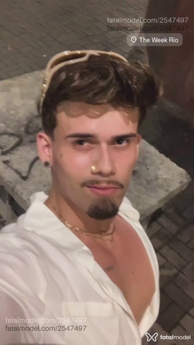 Acompanhante homem loira (o) de olhos castanhos em São Paulo Acompanhante homem loira (o) de olhos castanhos em São Paulo - Matheus Kanayama