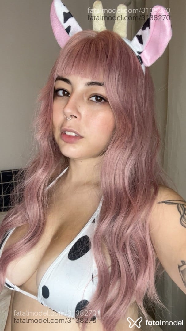 Acompanhante mulher morena (o) de olhos castanhos em Virtual - Nathme
