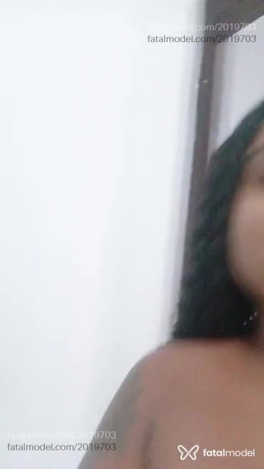 Acompanhante mulher trans com cabelo castanho de olhos pretos em Salvador - Alana