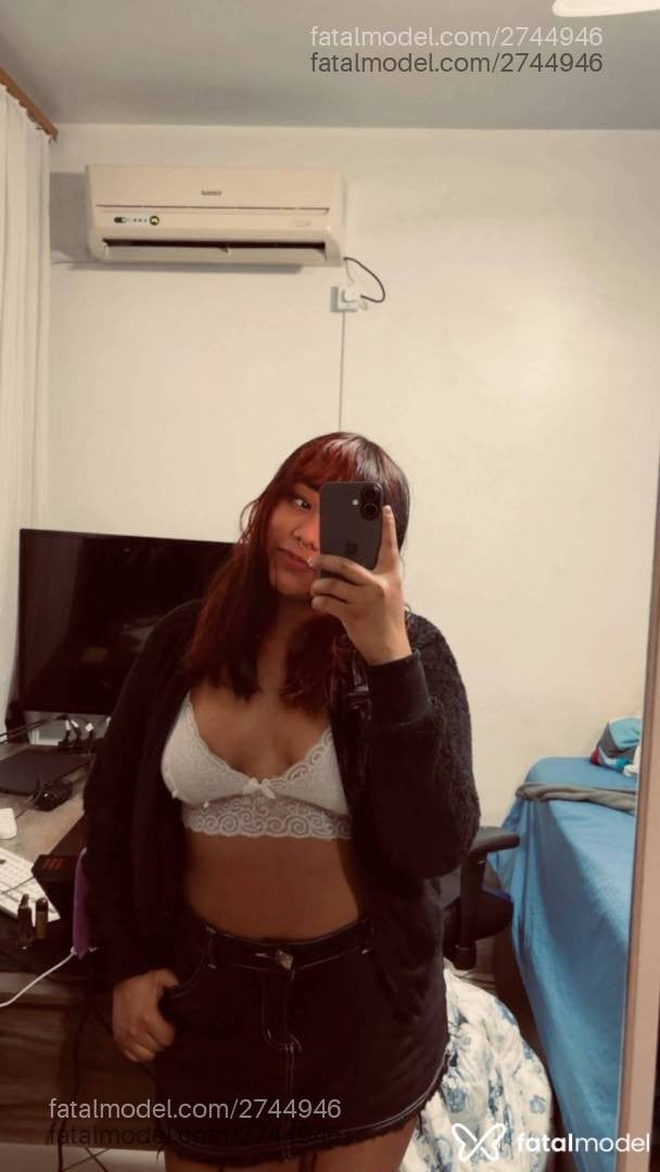 Acompanhante mulher com cabelo castanho de olhos castanhos - Mariana