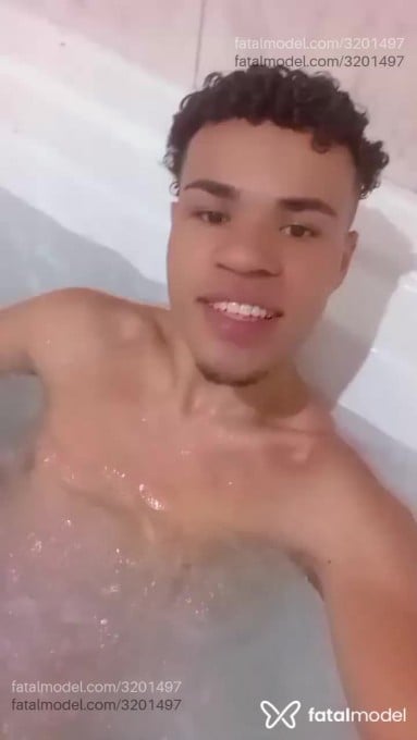 Acompanhante homem com cabelo castanho de olhos castanhos em São Paulo - Yan Silva