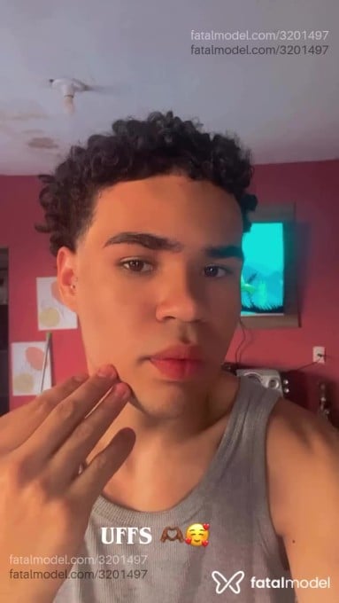 Acompanhante homem com cabelo castanho de olhos castanhos em São Paulo - Yan Silva