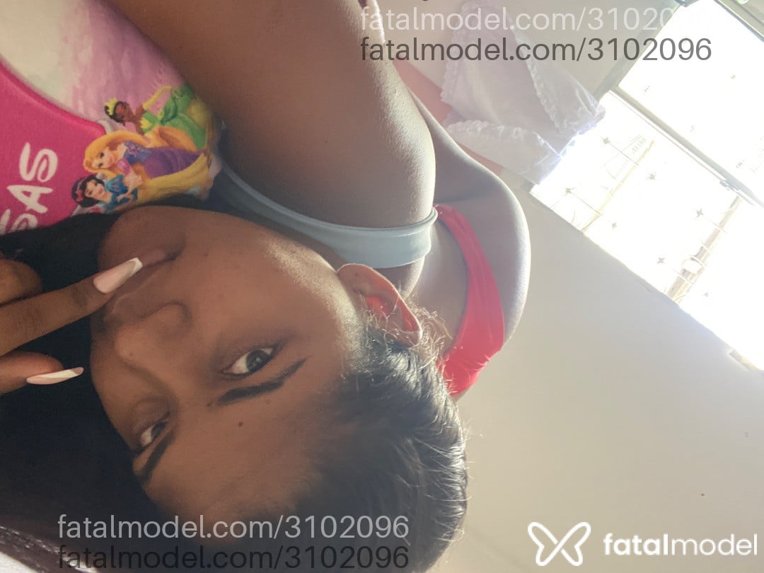 Acompanhante mulher morena (o) de olhos castanhos em Virtual - Sabrina