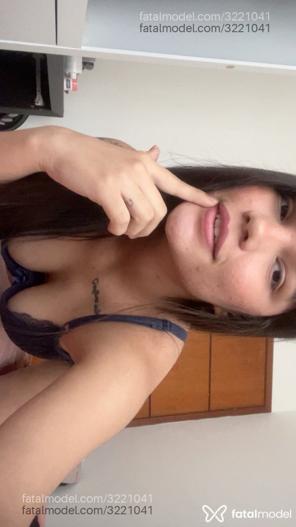 Acompanhante mulher morena (o) de olhos pretos em Curitiba - Larissa Vasco