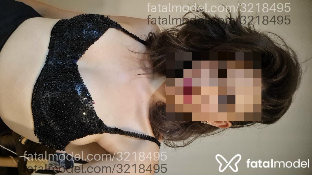 Acompanhante mulher com cabelo castanho de olhos castanhos em Brasília - Úrsula