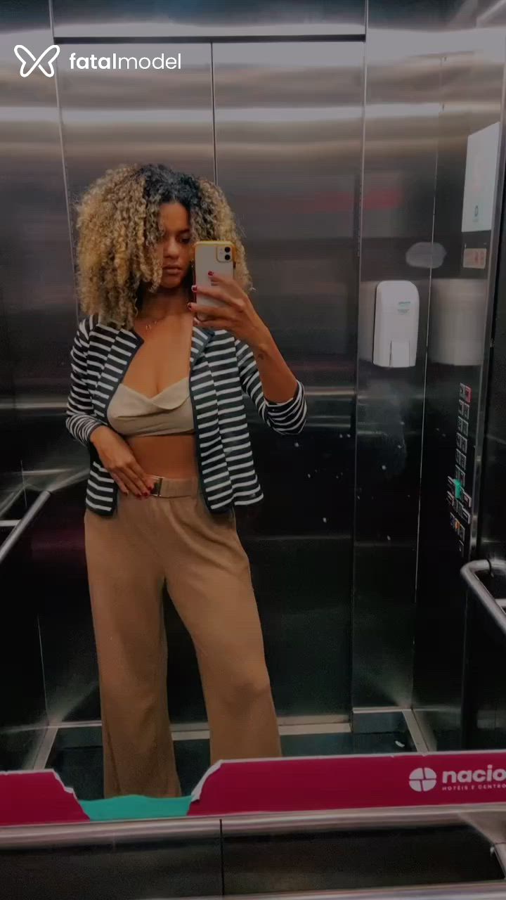 Acompanhante mulher morena (o) de olhos castanhos - Lorena