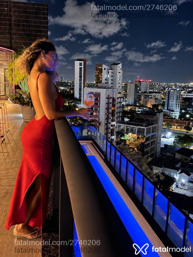 Acompanhante mulher morena (o) de olhos castanhos - Lorena