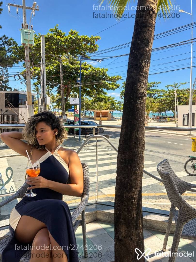 Acompanhante mulher morena (o) de olhos castanhos - Lorena