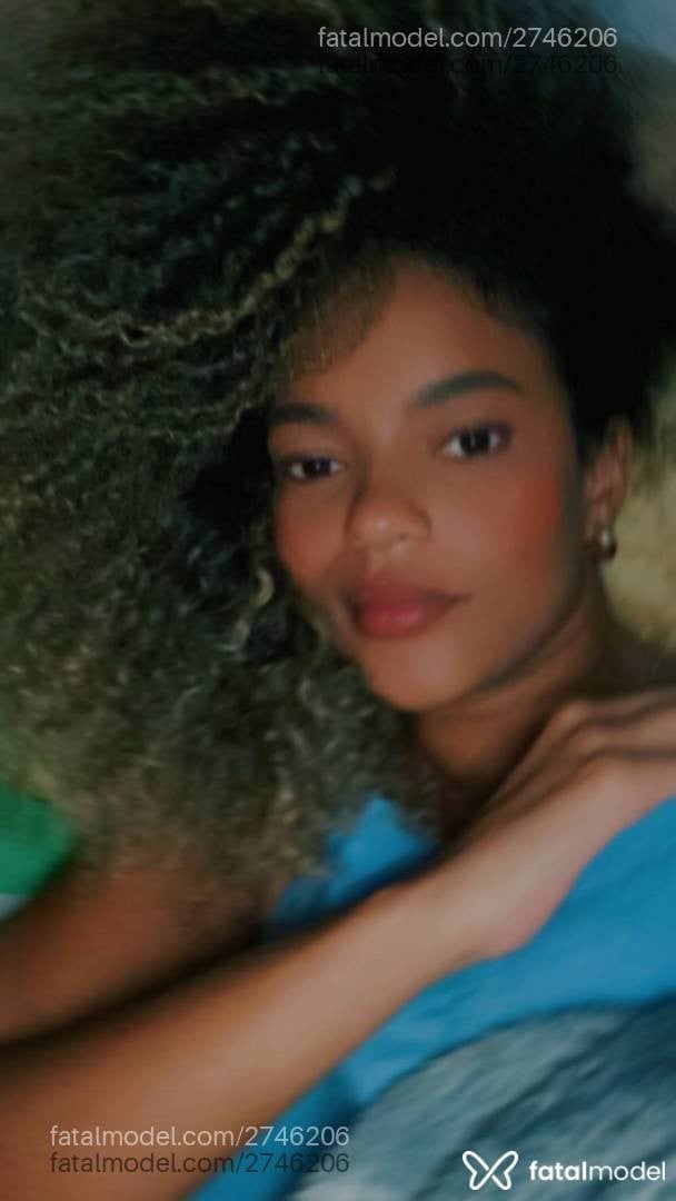 Acompanhante mulher morena (o) de olhos castanhos - Lorena