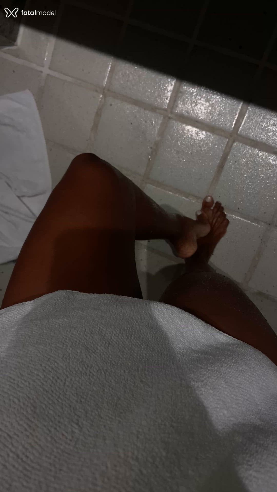 Acompanhante mulher morena (o) de olhos castanhos - Lorena