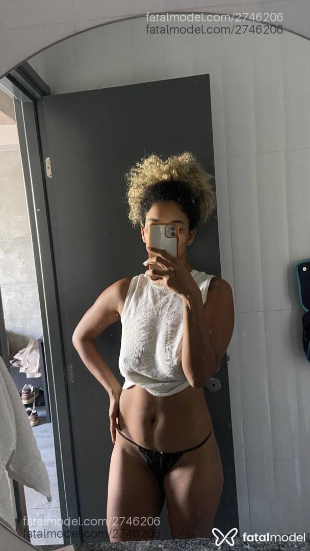 Acompanhante mulher morena (o) de olhos castanhos - Lorena