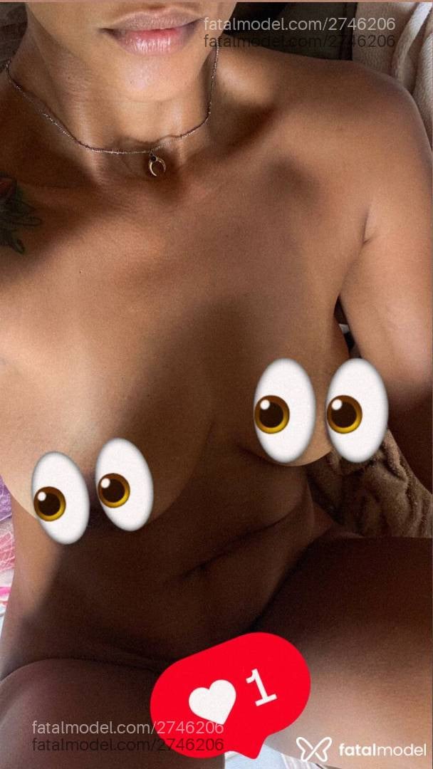 Acompanhante mulher morena (o) de olhos castanhos - Lorena
