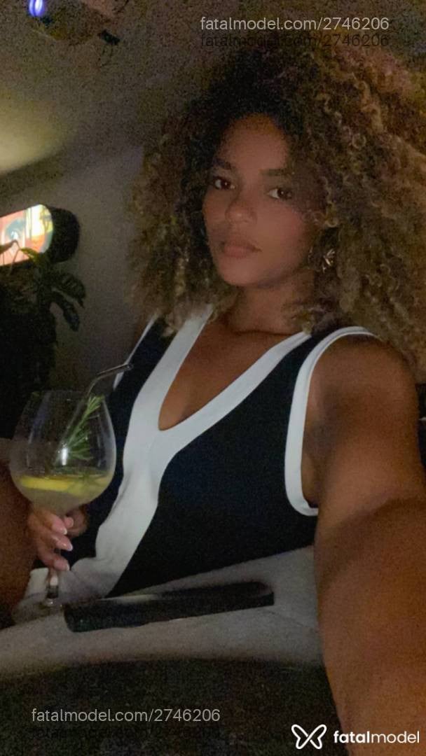 Acompanhante mulher morena (o) de olhos castanhos em Recife - Lorena