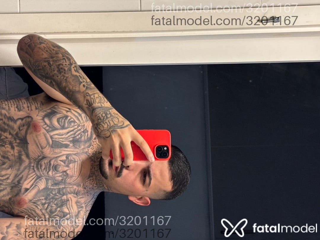 Acompanhante homem com cabelo castanho de olhos castanhos em Curitiba - Kaio Henrique