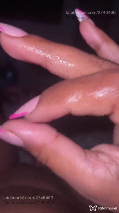 Acompanhante mulher morena (o) de olhos pretos em Rio de Janeiro Acompanhante mulher morena (o) de olhos pretos em Rio de Janeiro - Luminha