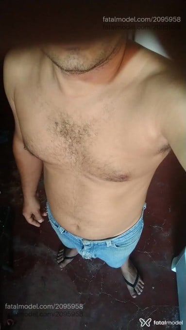 Acompanhante homem com cabelo castanho de olhos castanhos em Jaboticabal - Manoel