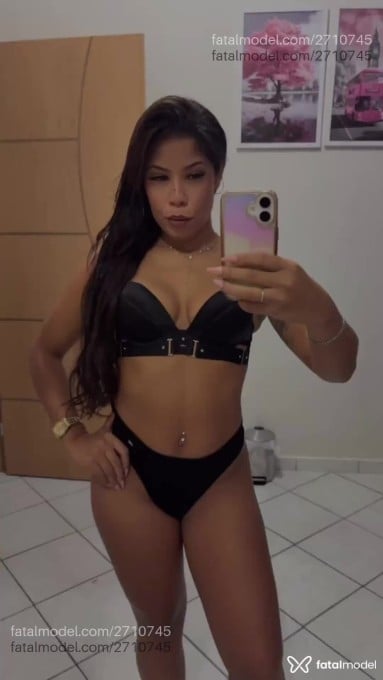Acompanhante mulher morena (o) de olhos mel em Baixo Guandu Acompanhante mulher morena (o) de olhos mel em Baixo Guandu - Paola Ferrari