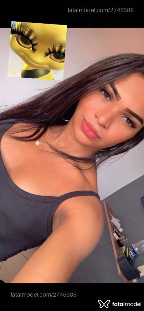 Acompanhante mulher trans com cabelo castanho de olhos castanhos - Jade Santana