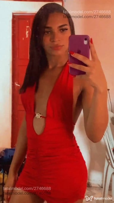 Acompanhante mulher trans com cabelo castanho de olhos castanhos - Jade Santana