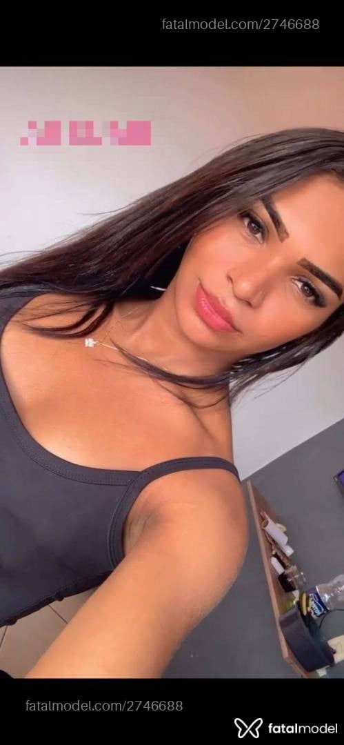 Acompanhante mulher trans com cabelo castanho de olhos castanhos - Jade Santana