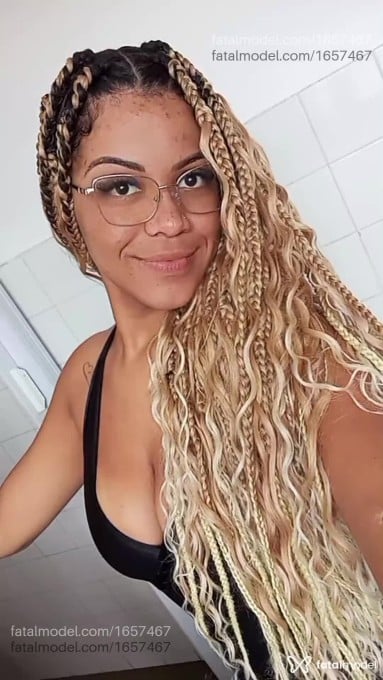 Acompanhante mulher morena (o) de olhos castanhos em Juiz de Fora - Balestrini