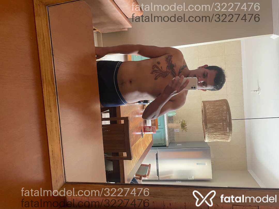 Acompanhante homem morena (o) de olhos pretos em Virtual Acompanhante homem morena (o) de olhos pretos em Virtual - Araújo
