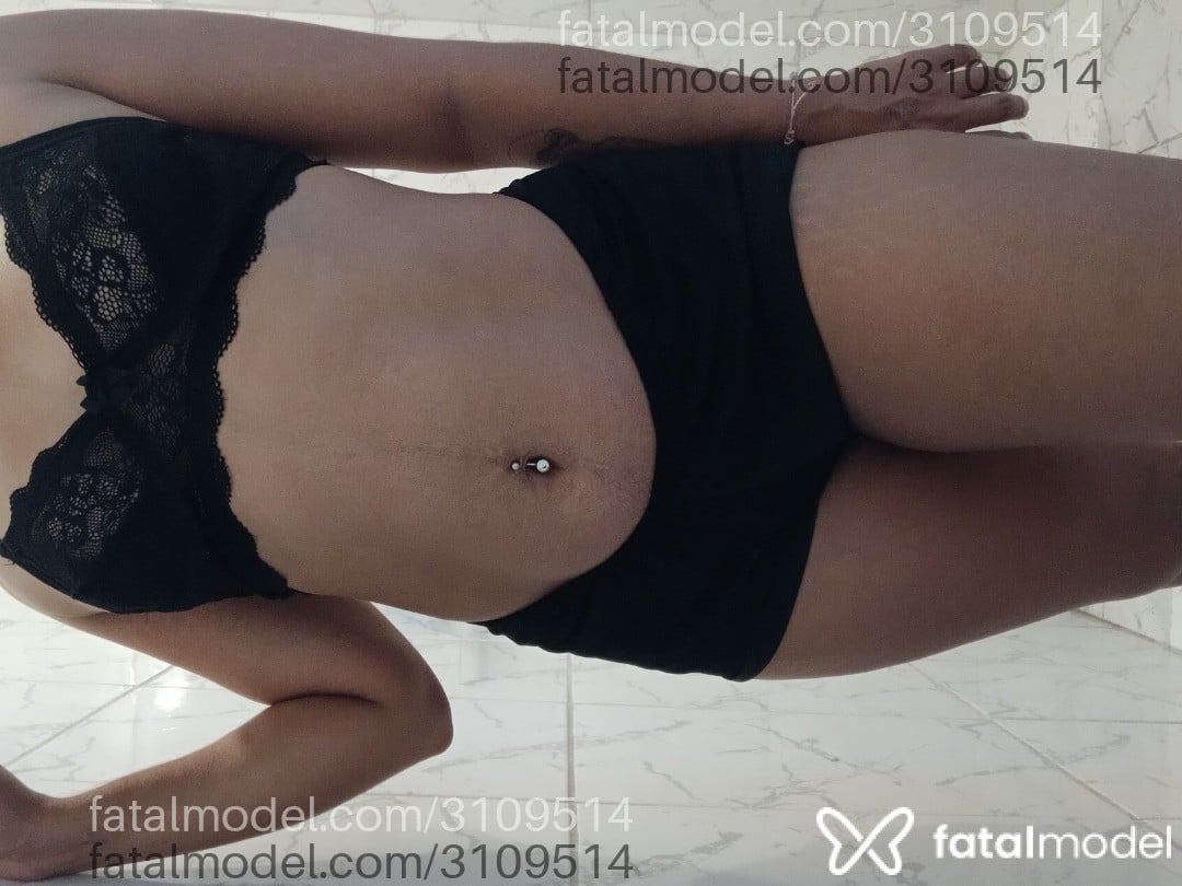 Acompanhante mulher morena (o) de olhos castanhos em Virtual Acompanhante mulher morena (o) de olhos castanhos em Virtual - Mariana