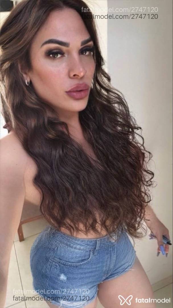 Acompanhante mulher trans morena (o) de olhos castanhos - Isabelly Finoti