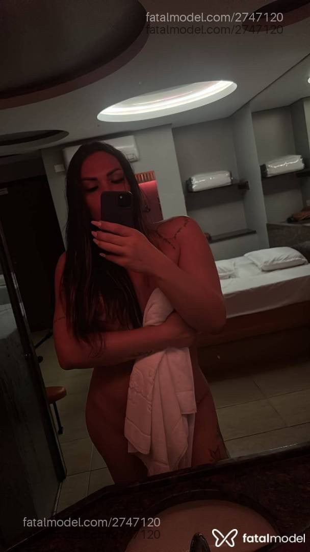 Acompanhante mulher trans morena (o) de olhos castanhos em Cascavel - Isabelly Finoti