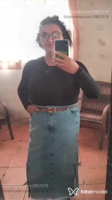 Acompanhante mulher com cabelo castanho de olhos castanhos em Virtual - Mayaa
