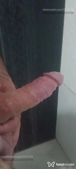Acompanhante homem com cabelo castanho de olhos castanhos - Silva Acompanhante homem com cabelo castanho de olhos castanhos - Silva