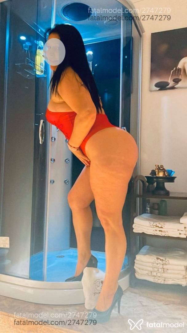 Acompanhante mulher com cabelo castanho de olhos pretos em Divinópolis - Amanda