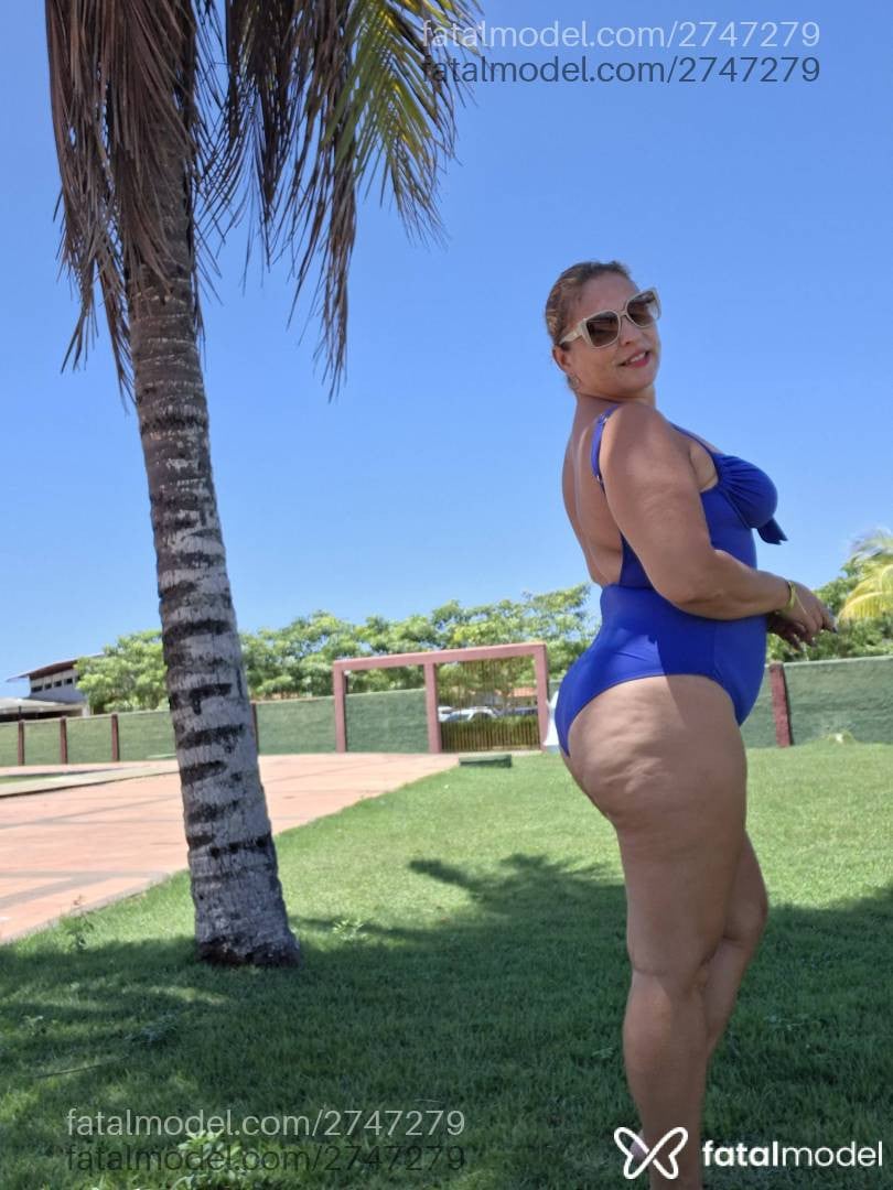 Acompanhante mulher com cabelo castanho de olhos pretos - Amanda