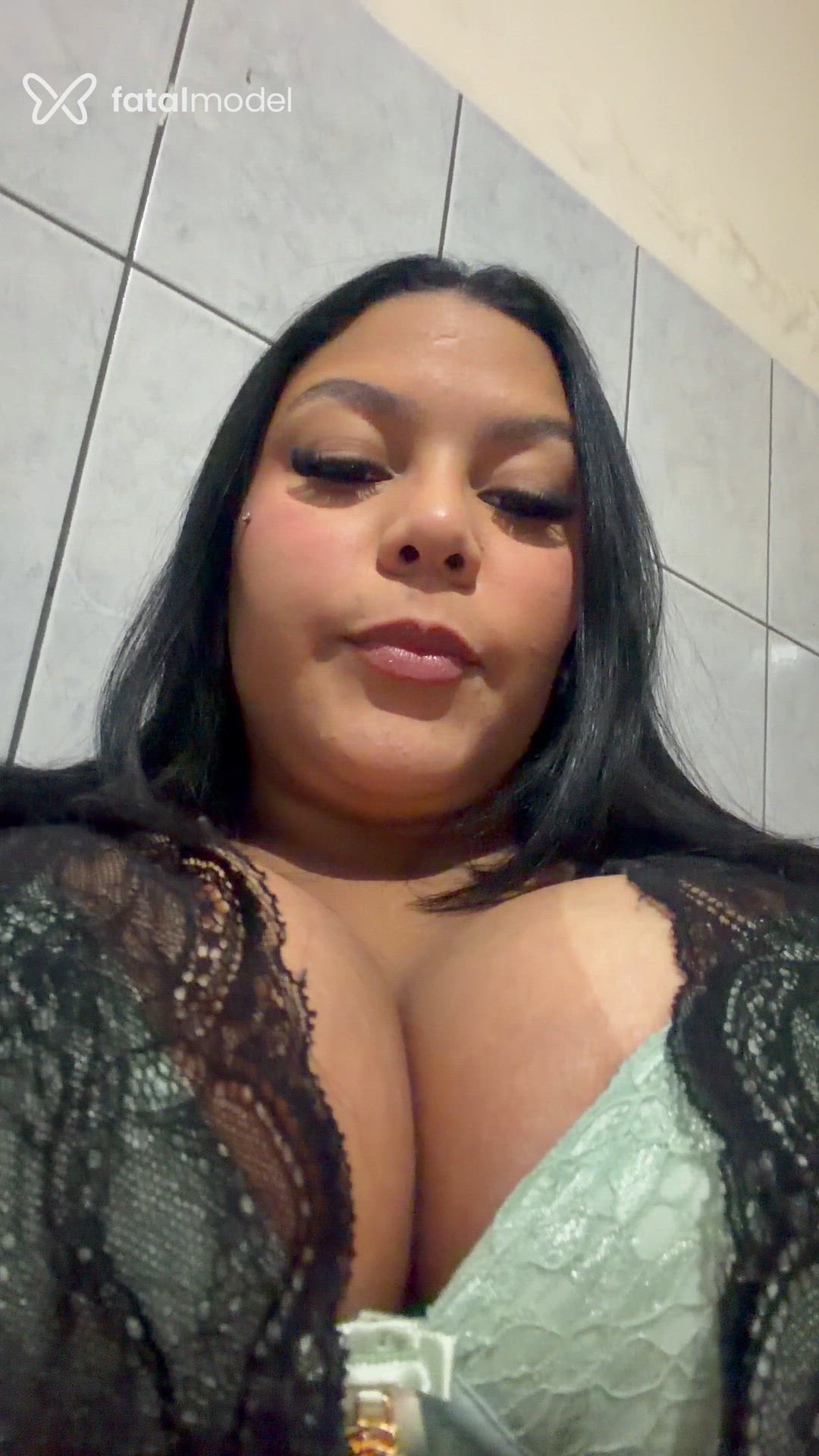 Acompanhante mulher morena (o) de olhos castanhos - Larissa
