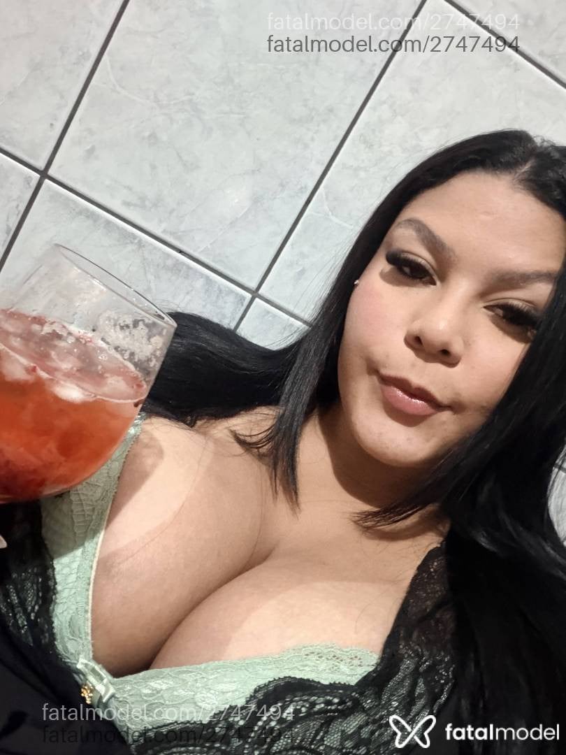 Acompanhante mulher morena (o) de olhos castanhos - Larissa