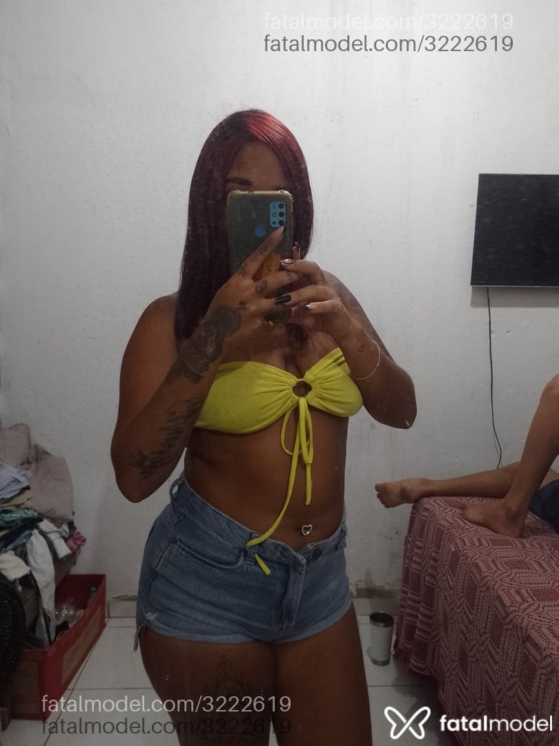 Acompanhante mulher ruiva (o) de olhos castanhos - Viiviih